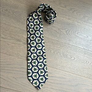 Barney’s 💯 silk Geometric Patterned Tie - Navy, Cream, Green